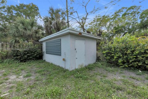 House in Fort Lauderdale, Florida 3 bedrooms, 130.99 sq.m. № 2058354 - photo 17