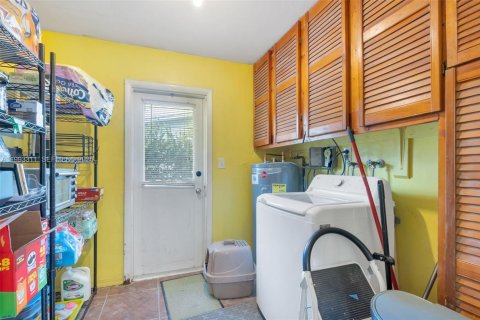 House in Fort Lauderdale, Florida 3 bedrooms, 130.99 sq.m. № 2058354 - photo 14