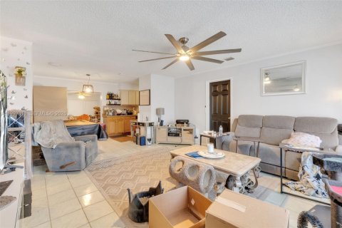 House in Fort Lauderdale, Florida 3 bedrooms, 130.99 sq.m. № 2058354 - photo 3
