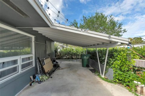 House in Fort Lauderdale, Florida 3 bedrooms, 130.99 sq.m. № 2058354 - photo 22