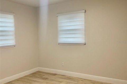 Casa en alquiler en Orlando, Florida, 3 dormitorios, 112.04 m2 № 1881383 - foto 18