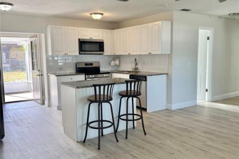 Casa en alquiler en Orlando, Florida, 3 dormitorios, 112.04 m2 № 1881383 - foto 4