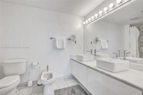 Купить кондоминиум в Майами, Флорида 2 спальни, 109.07м2, № 2088573 - фото 16