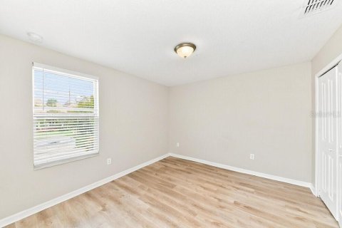 Villa ou maison à louer à Wimauma, Floride: 5 chambres, 224.36 m2 № 2416612 - photo 11