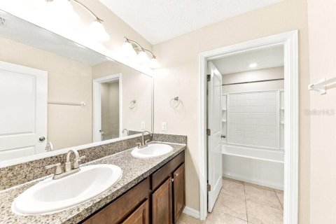 Villa ou maison à louer à Wimauma, Floride: 5 chambres, 224.36 m2 № 2416612 - photo 15
