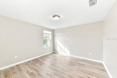 Villa ou maison à louer à Wimauma, Floride: 5 chambres, 224.36 m2 № 2416612 - photo 13