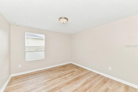 Villa ou maison à louer à Wimauma, Floride: 5 chambres, 224.36 m2 № 2416612 - photo 12