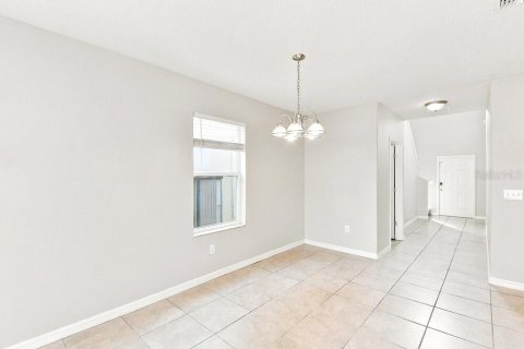 Villa ou maison à louer à Wimauma, Floride: 5 chambres, 224.36 m2 № 2416612 - photo 5