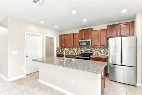 Villa ou maison à louer à Wimauma, Floride: 5 chambres, 224.36 m2 № 2416612 - photo 6