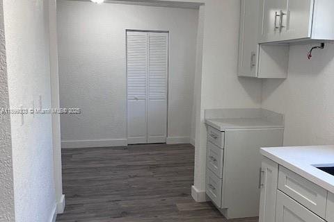 House in Miami, Florida 3 bedrooms № 1952343 - photo 22