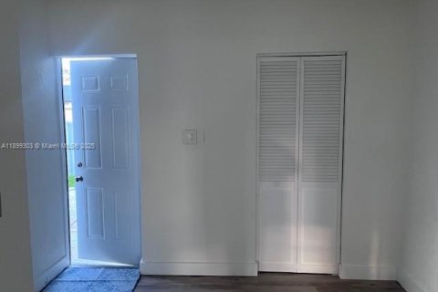 House in Miami, Florida 3 bedrooms № 1952343 - photo 19