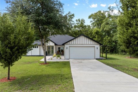 House in Fort White, Florida 3 bedrooms, 170.57 sq.m. № 1824315 - photo 1