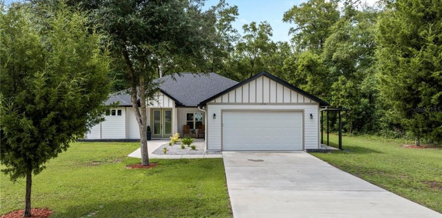 House in Fort White, Florida 3 bedrooms, 170.57 sq.m. № 1824315
