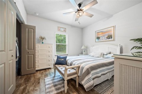 House in Fort White, Florida 3 bedrooms, 170.57 sq.m. № 1824315 - photo 22