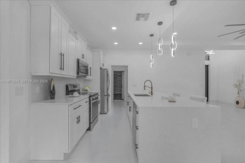 Купить виллу или дом в Лихай-Эйкерс, Флорида 3 спальни, 159.05м2, № 2033019 - фото 20