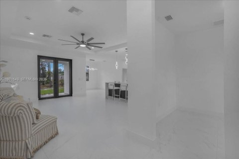 Купить виллу или дом в Лихай-Эйкерс, Флорида 3 спальни, 159.05м2, № 2033019 - фото 11