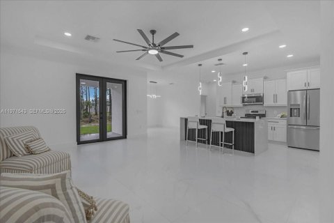 Купить виллу или дом в Лихай-Эйкерс, Флорида 3 спальни, 159.05м2, № 2033019 - фото 14