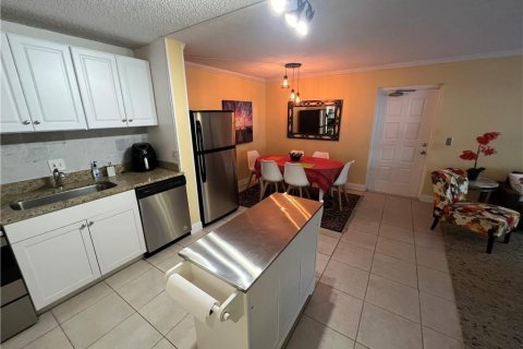 Condominio en alquiler en West Palm Beach, Florida, 2 dormitorios, 103.21 m2 № 2088252 - foto 3