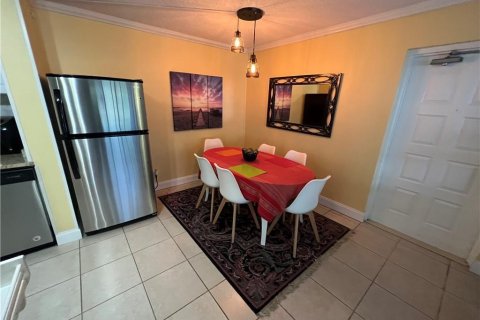Condominio en alquiler en West Palm Beach, Florida, 2 dormitorios, 103.21 m2 № 2088252 - foto 11