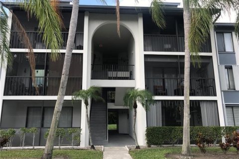 Condominio en West Palm Beach, Florida, 2 dormitorios № 2088252