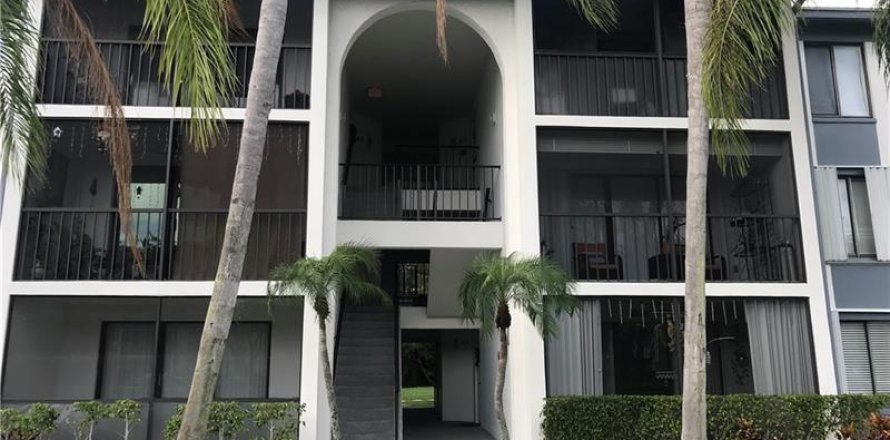 Condominio en West Palm Beach, Florida, 2 dormitorios № 2088252