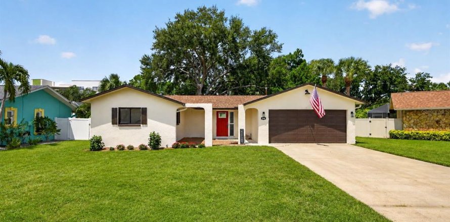 Villa ou maison à Saint Petersburg, Floride 3 chambres, 125.6 m2 № 2330931