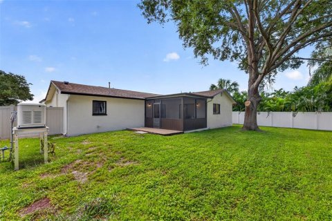 Villa ou maison à vendre à Saint Petersburg, Floride: 3 chambres, 125.6 m2 № 2330931 - photo 25
