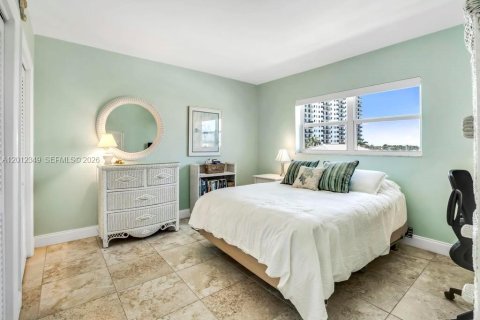 Condo in Hollywood, Florida, 1 bedroom  № 2243291 - photo 14