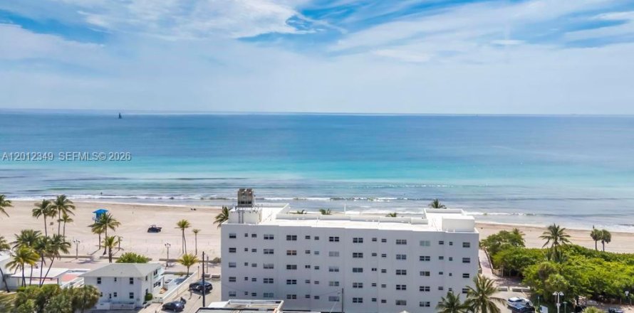 Condo in Hollywood, Florida, 1 bedroom  № 2243291