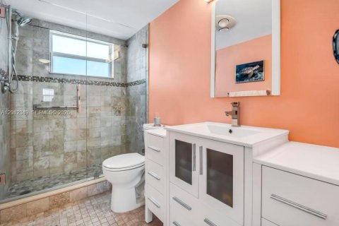 Condo in Hollywood, Florida, 1 bedroom  № 2243291 - photo 13