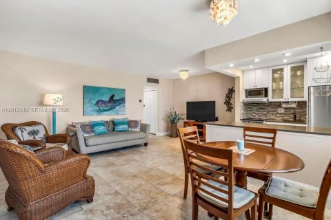 Condo in Hollywood, Florida, 1 bedroom  № 2243291 - photo 8