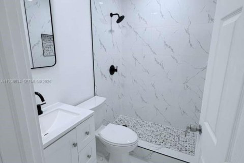 Propiedad comercial en venta en Boynton Beach, Florida, 145.48 m2 № 1995920 - foto 14