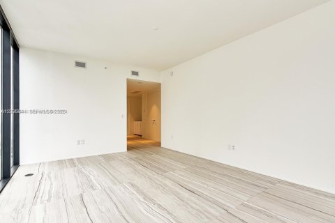 Condominio en venta en Miami, Florida, 4 dormitorios, 441.75 m2 № 2084910 - foto 15
