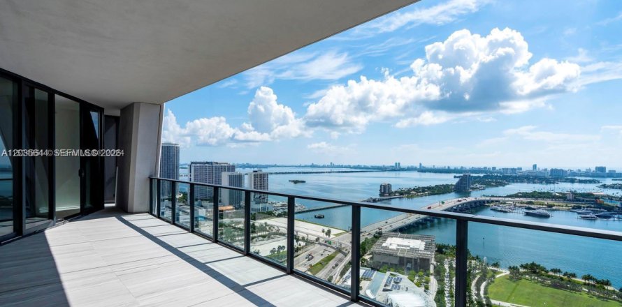 Condominio en Miami, Florida, 4 dormitorios  № 2084910