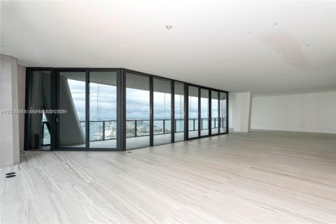Condominio en venta en Miami, Florida, 4 dormitorios, 441.75 m2 № 2084910 - foto 5