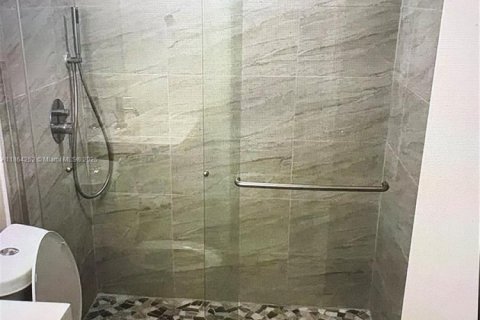 Copropriété à vendre à Miami, Floride: 2 chambres, 94.95 m2 № 1891172 - photo 10