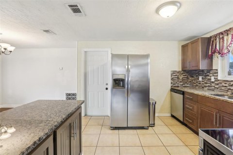 Casa en venta en Port Richey, Florida, 2 dormitorios, 122.45 m2 № 1786187 - foto 10