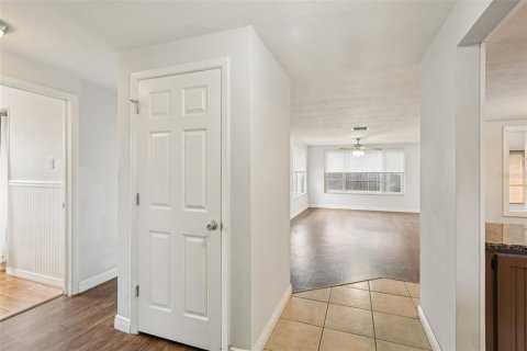 Casa en venta en Port Richey, Florida, 2 dormitorios, 122.45 m2 № 1786187 - foto 3