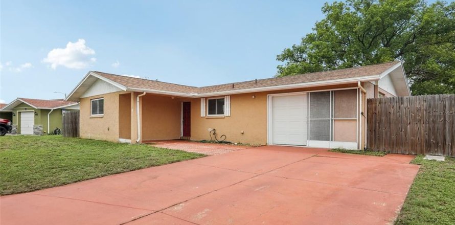 Casa en Port Richey, Florida 2 dormitorios, 122.45 m2 № 1786187