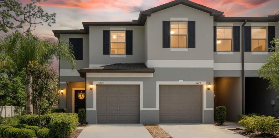 Adosado en Holiday, Florida 2 dormitorios, 143.16 m2 № 2148465