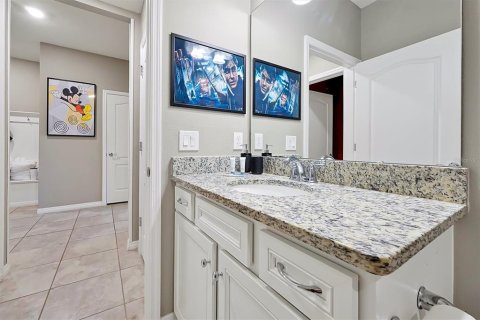 Townhouse in Davenport, Florida 5 bedrooms, 211.91 sq.m. № 2143728 - photo 22
