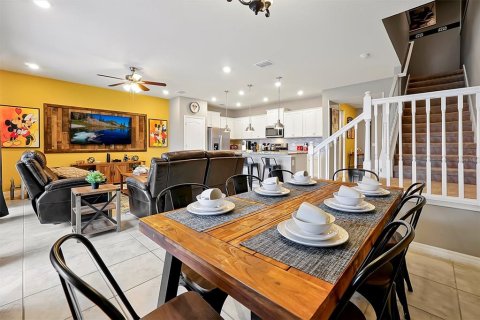 Townhouse in Davenport, Florida 5 bedrooms, 211.91 sq.m. № 2143728 - photo 13
