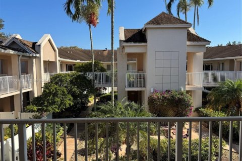 Condominio en venta en Tamarac, Florida, 2 dormitorios, 110.27 m2 № 1993390 - foto 1