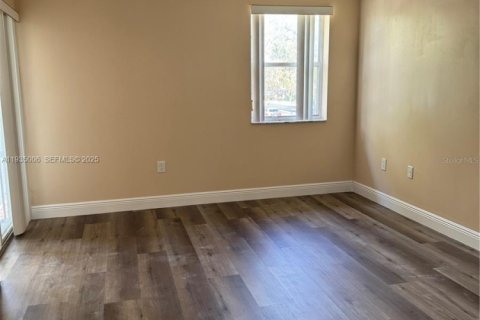 Condominio en venta en Tamarac, Florida, 2 dormitorios, 110.27 m2 № 1993390 - foto 11