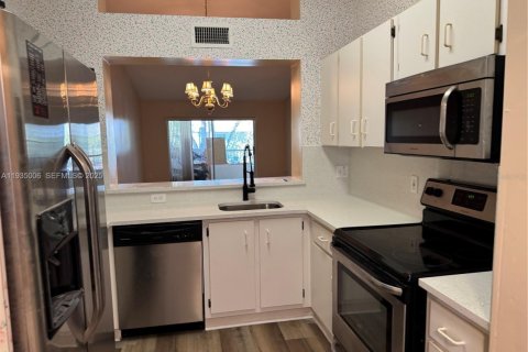 Condominio en venta en Tamarac, Florida, 2 dormitorios, 110.27 m2 № 1993390 - foto 7