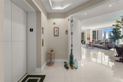 Condo in Aventura, Florida, 3 bedrooms  № 1888986 - photo 5