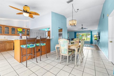 Casa en venta en Spring Hill, Florida, 3 dormitorios, 166.57 m2 № 1899117 - foto 8