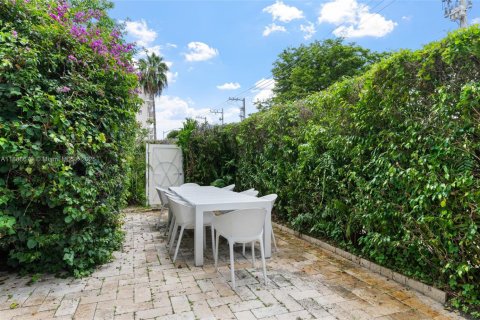 Купить кондоминиум в Майами-Бич, Флорида 2 спальни, 97.83м2, № 1954309 - фото 19