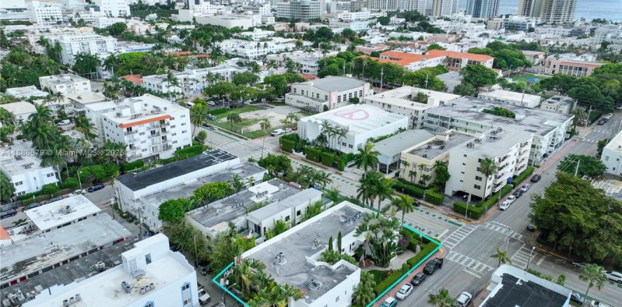 Кондоминиум с 2 спальнями в Майами-Бич, Флорида № 1954309