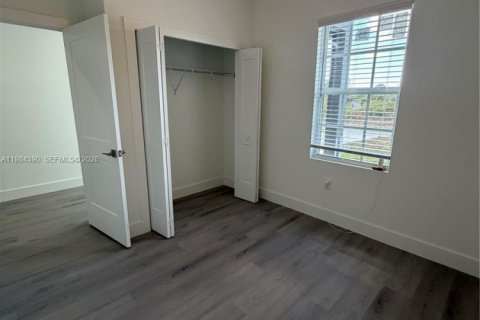 Villa ou maison à louer à Lehigh Acres, Floride: 3 chambres, 185.8 m2 № 2047844 - photo 16